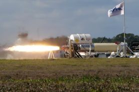 آزمایش موتور سوخت جامد در موشک‌های مافوق صوت آمریکا