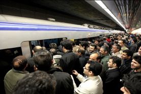 توضيح مسئولان مترو درباره ازدحام جمعيت در ايستگاه‌ها