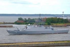 رژه دریایی روسیه با حضور ناوگروه 77و تکاوران نیروی در یایی ارتش در سنپترزبورگ انجام شد