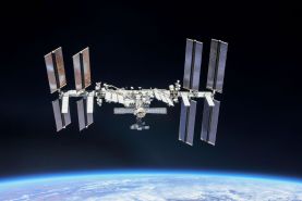 ناسا راهپیمایی فضایی را به تعویق انداخت