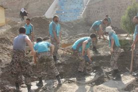 اقدام جهادی دانشجویان پدافند هوایی ارتش برای کمک به مناطق سیل‌زده فیروزکوه